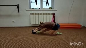 Разминка с мячом в художественной гимнастике.
