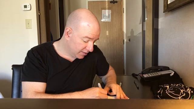 Shorter version: Zachary Levi, should I buy a photo op at #FANEXPOCanada tomorrow? смотреть онлайн