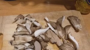Готовим грибы вешенки. Вкусно. Приятного аппетита.