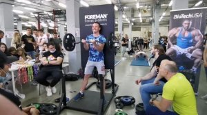 Соревнования по строгому подъему на бицепс?