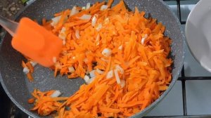 Скумбрия в духовке "под шубой" из моркови и лука. Быстро и вкусно!
