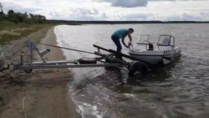 Саранский прицеп самосвального типа для лодок