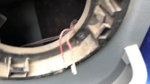 Как снять обшивку двери Renault Logan