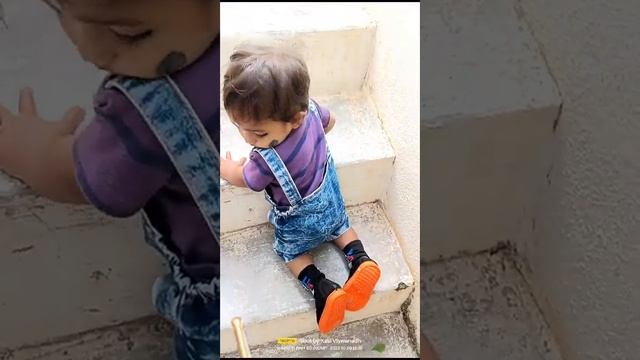 my daughter climbing stairs................. смотреть онлайн