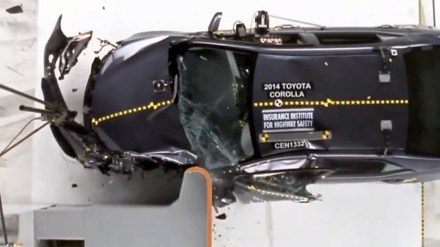 Усиленный краш-тест/ Хонда Цивик, Тойота Королла, Мазда 3 - 2013 года смотреть онлайн