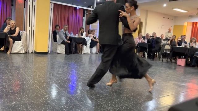 Virginia Vasconi & Juan Cupini - Una Fija - Di Sarli, Milonga Gente Amiga - BA 22/01/23 --- 3/3 смотреть онлайн