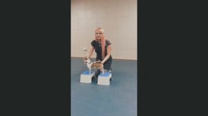 Небольшой урок о том, как правильно ставить собаку в стойку)))?