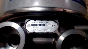 Осушитель воздуха с электр.управлением13bar,с регулятором и подогревом Volvo FH,FM 4324251010