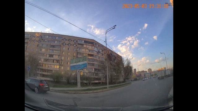 Поездка по улицам города Тюмень до музыкальной школы, гостиницы Нефтяник и на Киевскую смотреть онлайн