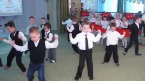 Танец  Модники