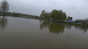 Ловим карпов  весной ! Тестируем прикормочный кораблик Флайтек teltos gps