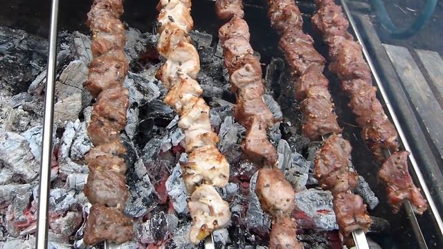 Ленивый шашлычник/Три вида мяса/Шампуры самокруты