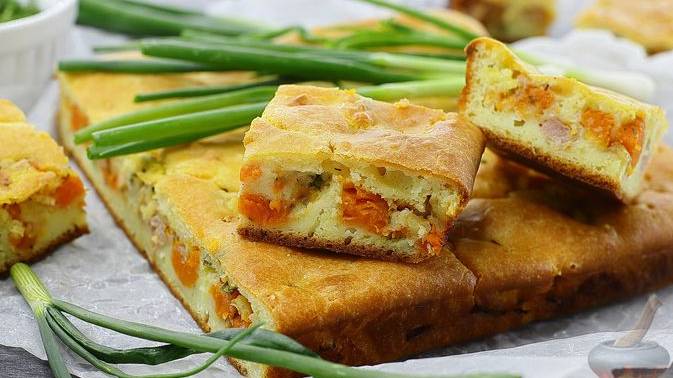 Простая ароматная выпечка.
ЗАЛИВНОЙ ПИРОГ С ТЫКВОЙ И ВЕТЧИНОЙ