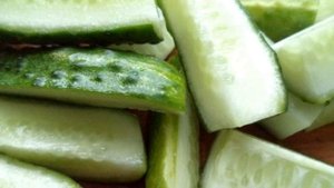 Скороспелые малосольные огурцы - пятиминутка