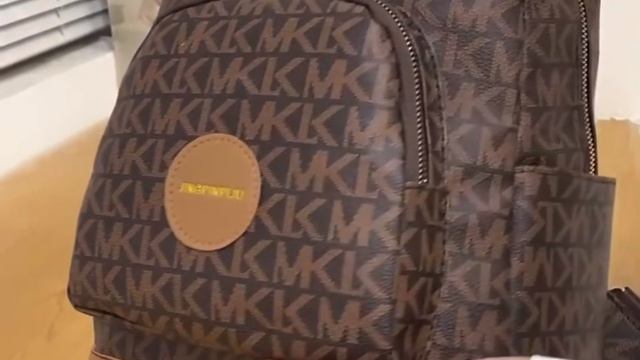 Знаменитый женский рюкзак! смотреть онлайн