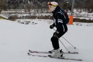 Новичок на зелёной трассе в Архызе. Плоские лыжи, заклон, ротация