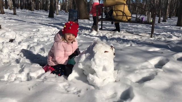 Краснодар парк Солнечный остров зимой прогулка в парке снежки и снеговик