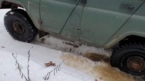 УАЗ на ВОЕННЫХ МОСТАХ и СТОКОВОЙ резине в лесу по глине и снегу