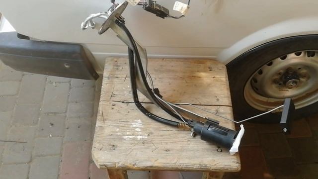 ЗАМЕНА ТОПЛИВНОГО НАСОСА И ДАТЧИКА УРОВНЯ СВОИМИ РУКАМИ НА ВАЗ 2107 ИНЖЕКТОР смотреть онлайн