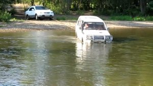 Вброд на Nissan R'Nessa