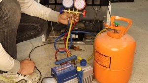 Ремонт морозильной камеры 2 часть - заправка фреоном по термометру и манометру. Переход с 134 на 60