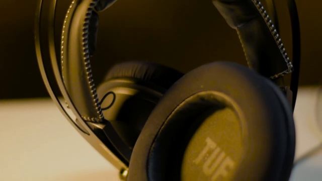 ASUS TUF H7 CORE смотреть онлайн