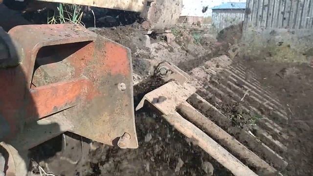 МТЗ-80 4х4 с мостом газ 66 фрезерование навозной земли смотреть онлайн