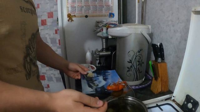 РАКИ В ПИВЕ И БУЛЬОНЕ! Какие ВКУСНЕЕ? смотреть онлайн