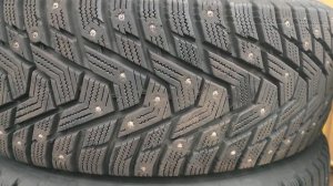 Hankook Winter I'Pike X SUV 235/60 R18 цена 35000. 22020 год. износ 2000км.