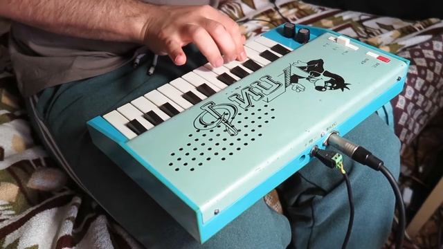 Pif Soviet children's analog synthesizer. смотреть онлайн