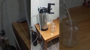 Розлив пива из кеги Корнелиус