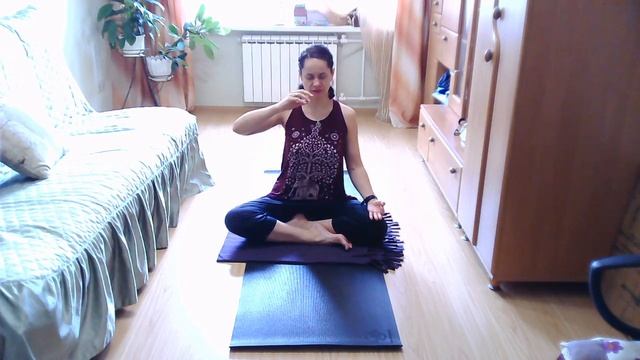 Онлайн пранаяма с Анной Лобутевой. Урок 5. Работа с чакрами смотреть онлайн