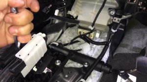 Toyota Camry замок Mul-T-Lock, блокировка АКПП - дополнительная механическая защита от угона