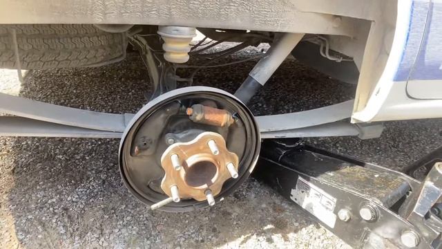 2017 NV 200 front brakes and rear shoes смотреть онлайн