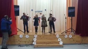 В моей душе давно настала осень.Гармонь