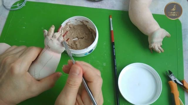 Реставрация пальцев антикварной куклы