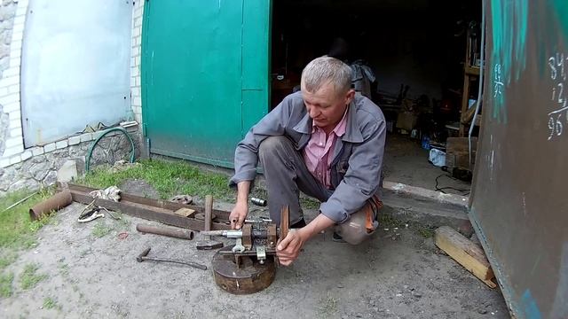 Машина для очистки початков кукурузы от зерна. Теребилка своими руками 2 часть. смотреть онлайн