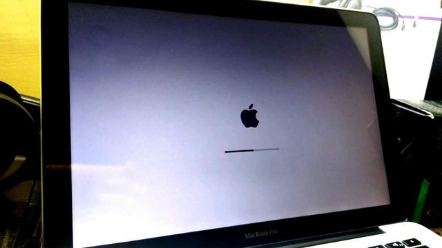 MacBook Pro SSD vs HDD [Bootup test, comparison] смотреть онлайн