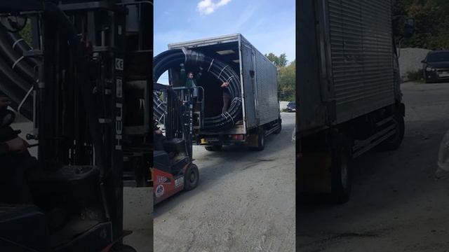 Погрузка ПНД трубы 110мм в рулоне. смотреть онлайн