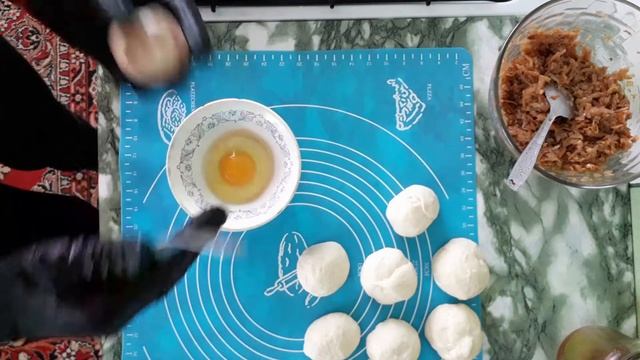 Как испечь вкусные пирожки с капустой. смотреть онлайн