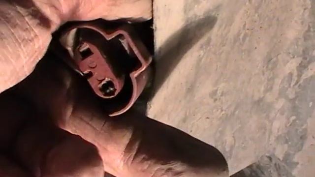 Замена лампочек противотуманок в Тойоте Калдина 1ZZ. Антенна с Али. смотреть онлайн