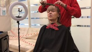 Как стричь круглую чЁлку в женской стрижке