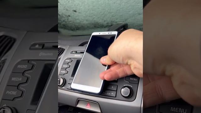 Магнитный держатель для телефона в машину / в авто смотреть онлайн