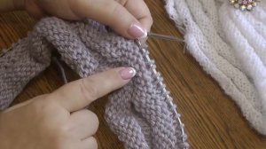 Самый простой способ связать шапочку чалму спицами