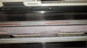 Платинг на вязальной машине. Полотно без брака.