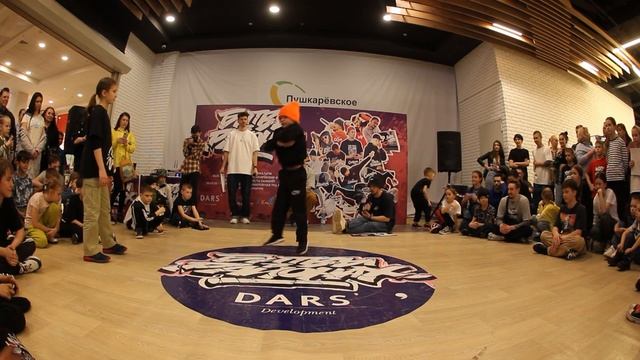 Битвы в Районах 2023. Гость на районе. До 14 лет. Петрин Виталя – Вертушка смотреть онлайн