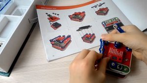 сборка электронных часов из конструктора Знаток супер-измеритель