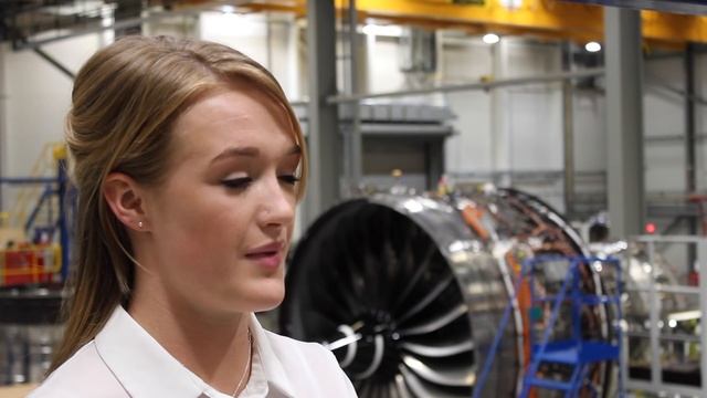 Rolls-Royce | Manufacturing Process Engineer, Bethan Murray, discusses her apprenticeship смотреть онлайн