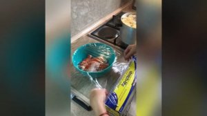 Куриные бёдра с картошкой в духовке.