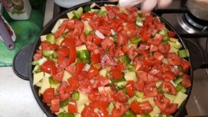 "Слоями". Овощное рагу с мясом. Полезно и очень вкусно!